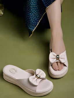 Women Beige Comfortable Sandals