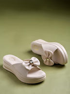 Women Beige Comfortable Sandals