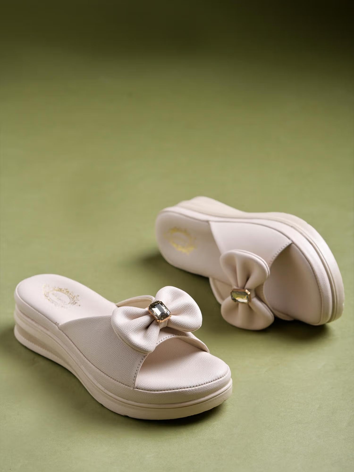 Women Beige Comfortable Sandals