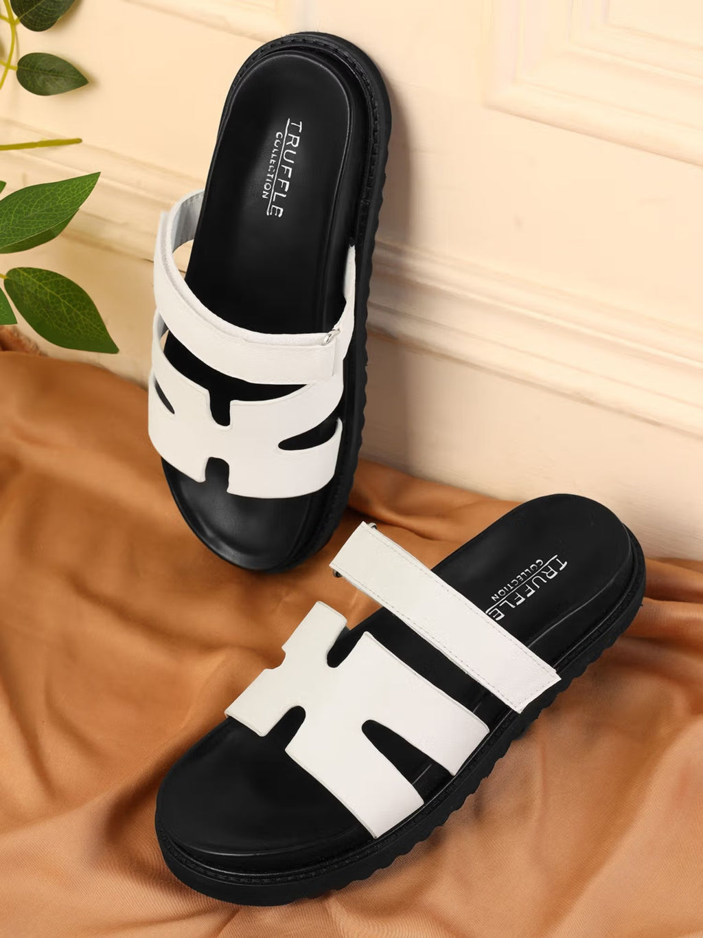 Women White Solid Sandals