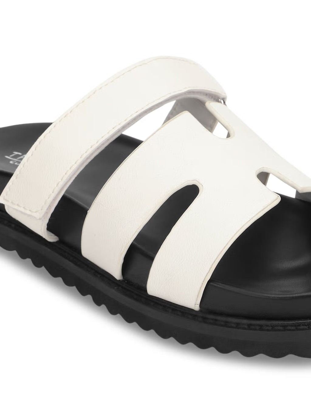 Women White Solid Sandals